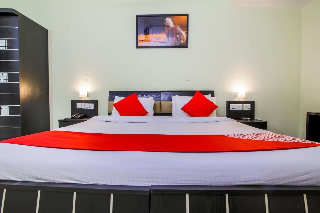 Oyo 24761 All Seasons Guest House Мадгаон Екстер'єр фото